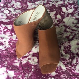 SOLD Kenneth Cole Reaction Mules